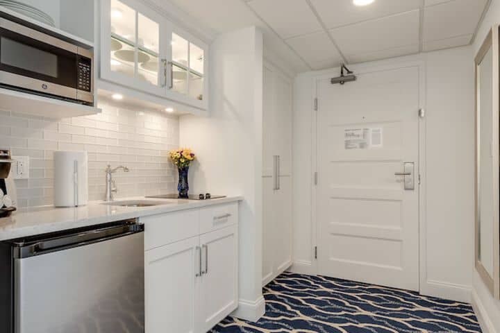 Private kitchenette